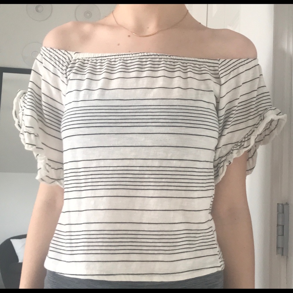 CHARLOTTE RUSSE off the shoulder crop too